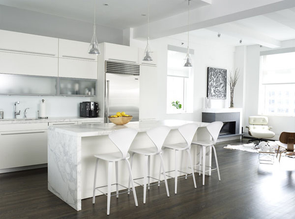 white-kitchen-backsplash